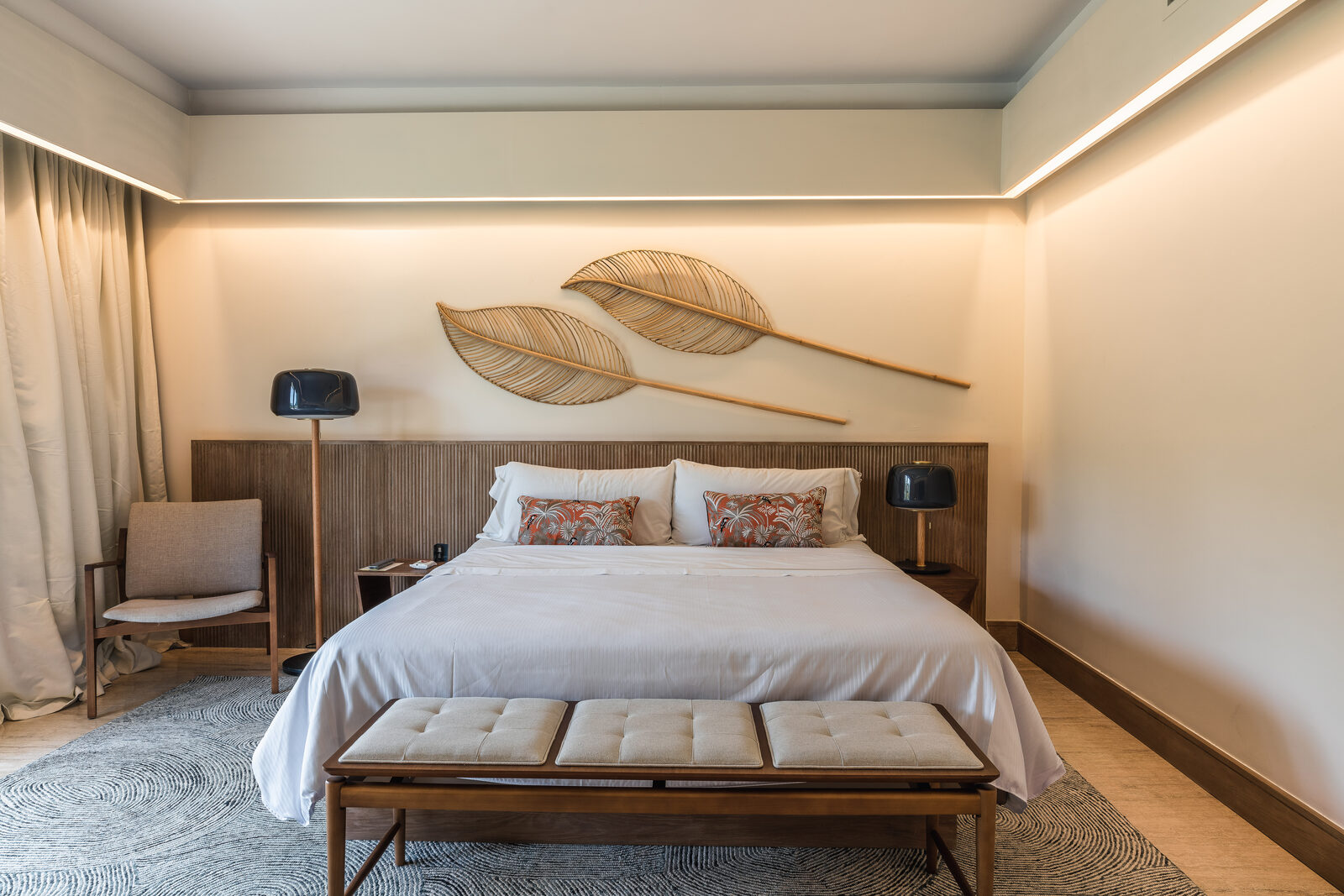 Habitación principal de hotel — intervención SOMMA