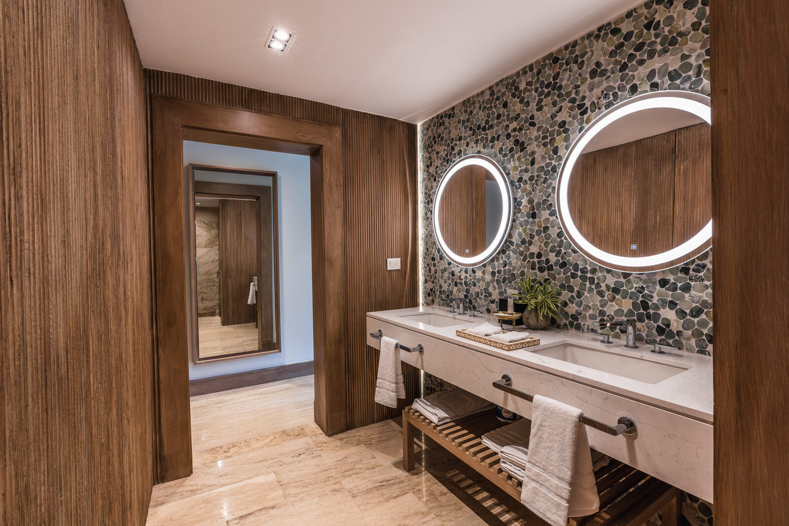 Áreas sociales de hotel — intervención SOMMA